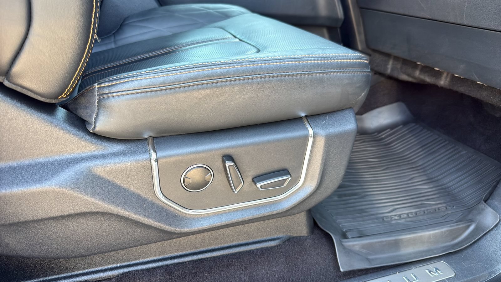 Certified 2023 Ford Expedition Platinum AWD/4WD image 24