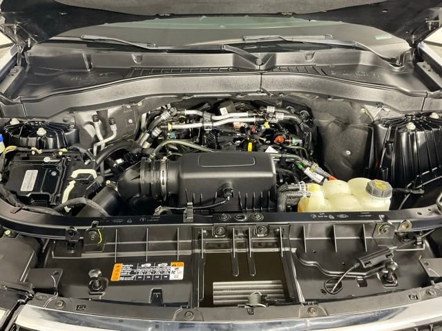 Certified 2021 Ford Explorer XLT w/ Equipment Group 202A image 9