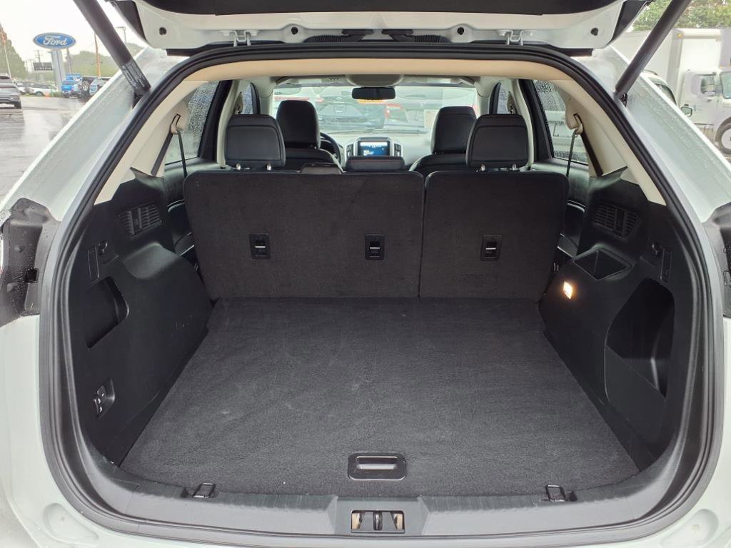 Certified 2022 Ford Edge SEL w/ Sport Appearance Package image 17