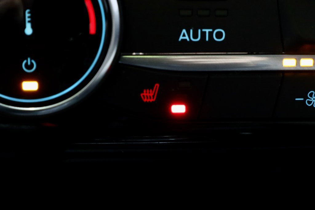 Certified 2022 Ford Escape SE w/ SE Sport Appearance Package image 11