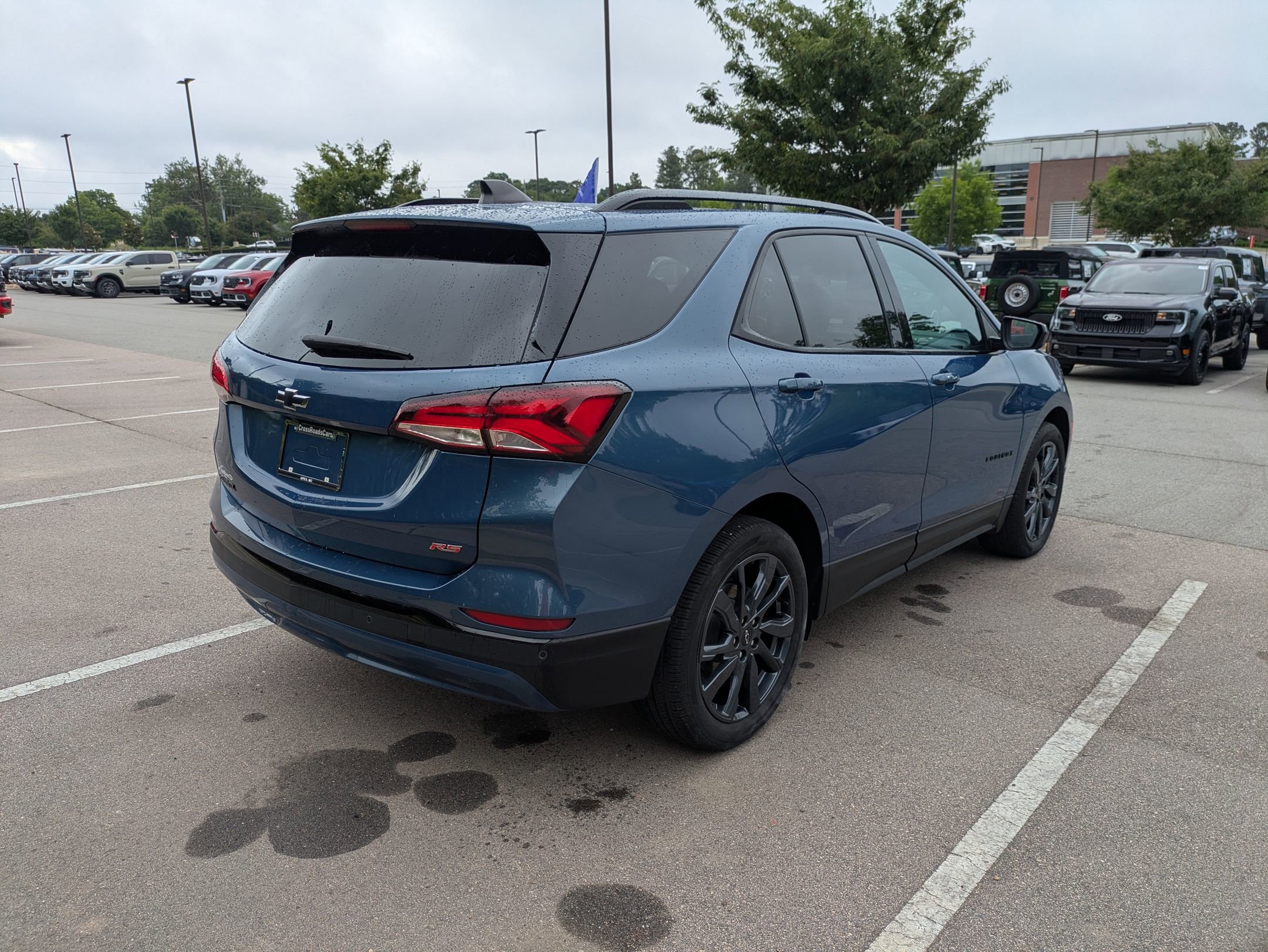 Used 2024 Chevrolet Equinox RS FWD image 4