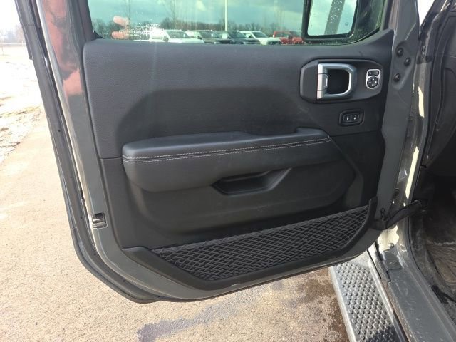 Used 2020 Jeep Wrangler Unlimited Sahara image 24