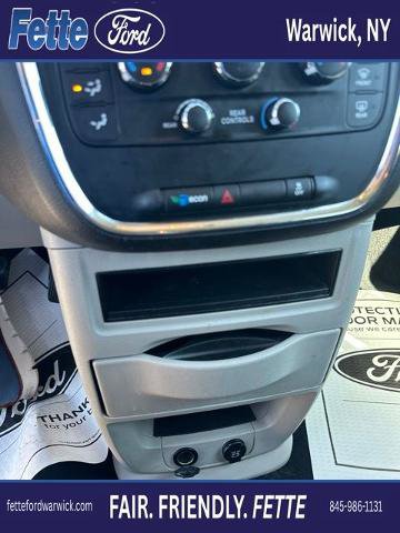 Used 2019 Dodge Grand Caravan SE FWD image 19
