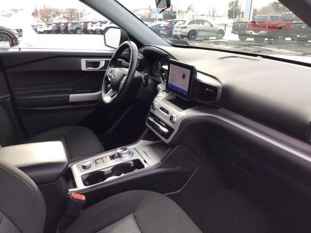 Certified 2023 Ford Explorer XLT w/ Class IV Trailer Tow Package image 11