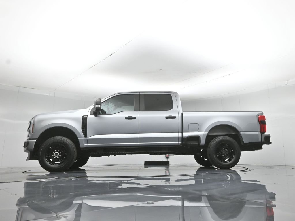 Certified 2024 Ford F250 XL w/ STX Appearance Package AWD/4WD image 8