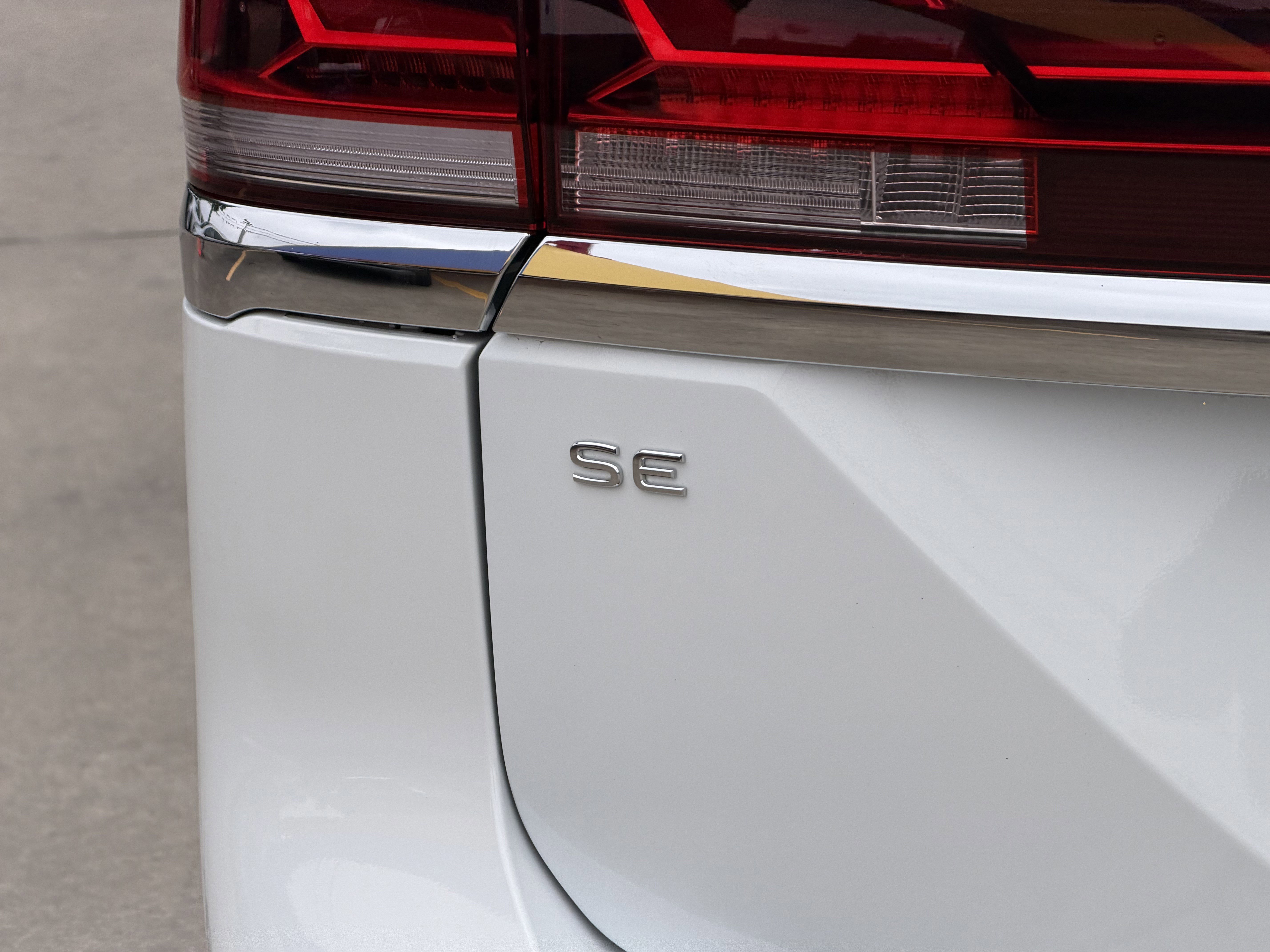 Used 2024 Volkswagen Atlas SE FWD image 10