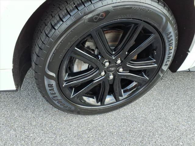 Certified 2024 Ford Edge ST-Line w/ Class II Trailer Tow Package AWD/4WD image 8