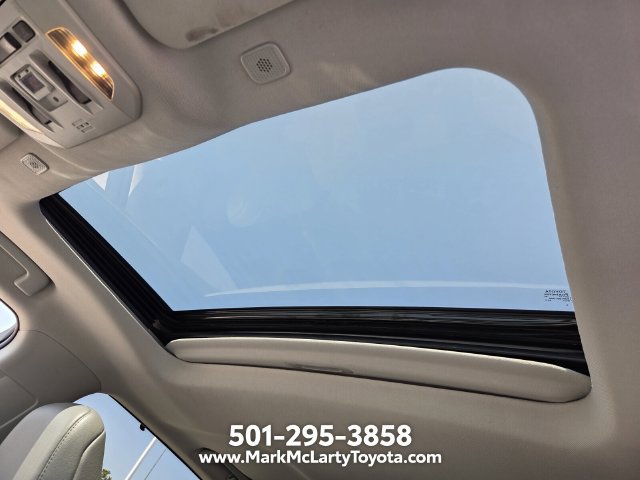 Used 2023 Toyota Highlander Limited FWD image 18
