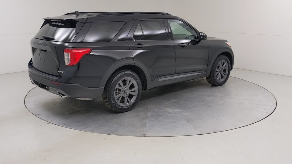 Certified 2024 Ford Explorer XLT w/ Equipment Group 202A AWD/4WD image 14