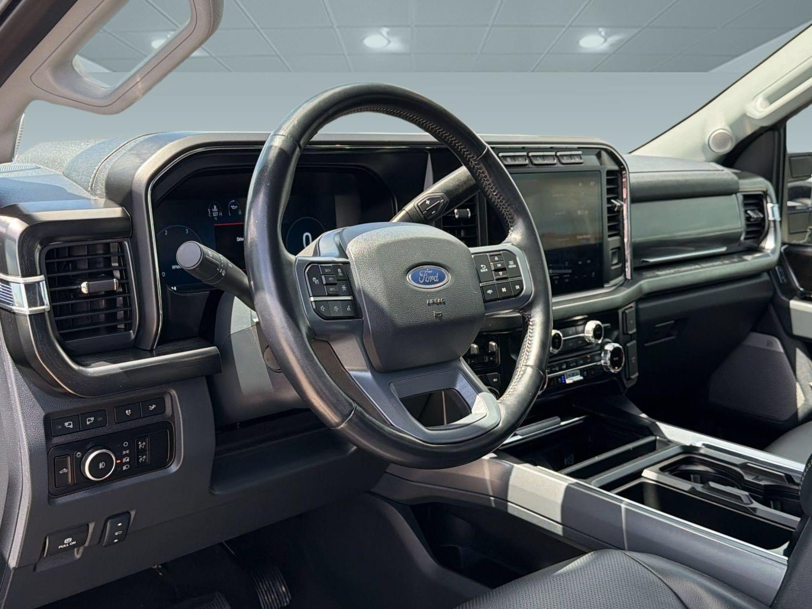 Certified 2024 Ford F250 Lariat w/ Lariat Ultimate Package AWD/4WD image 4