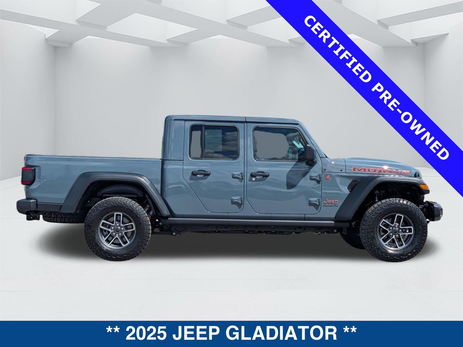Used 2025 Jeep Gladiator Mojave w/ Safety Group AWD/4WD video 3
