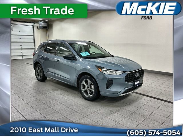 Certified 2023 Ford Escape ST-Line AWD/4WD image 1