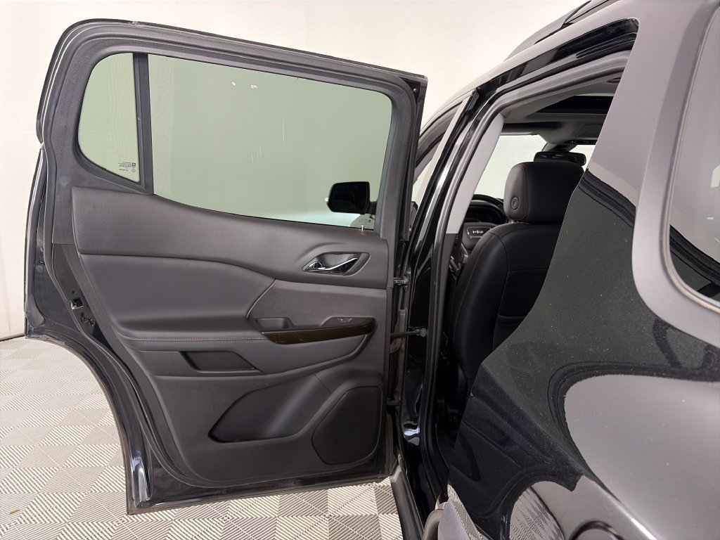 Used 2023 GMC Acadia AT4 w/ Technology Package AWD/4WD image 12