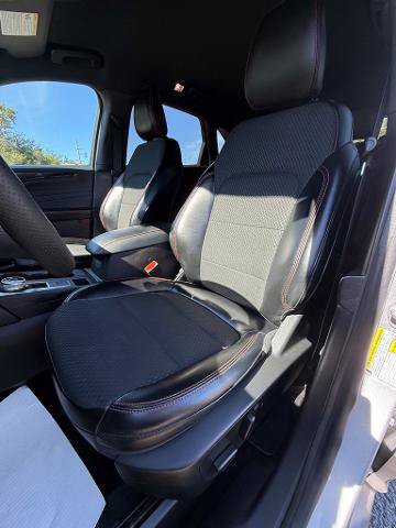 Certified 2023 Ford Escape ST-Line Elite AWD/4WD image 17