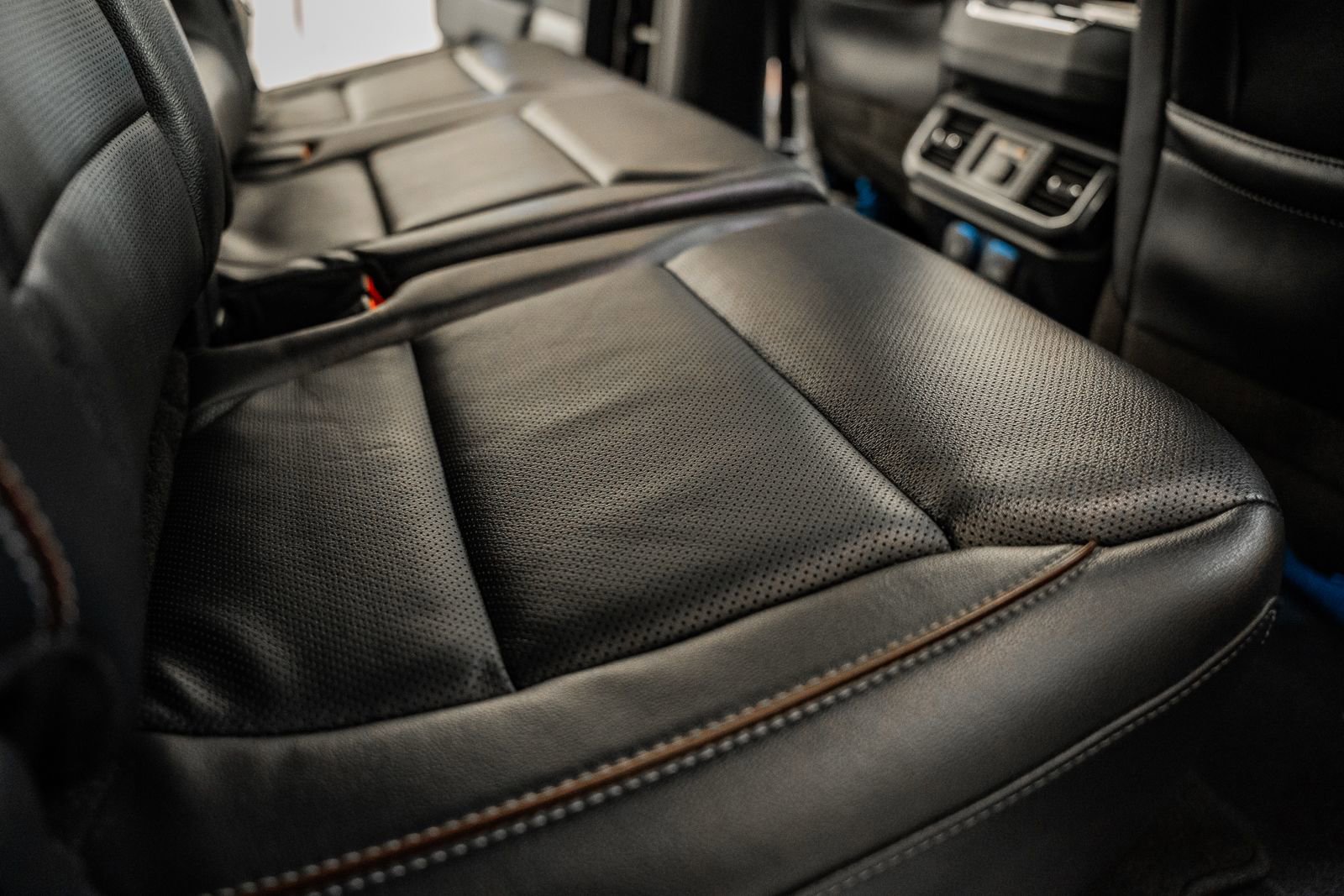 Certified 2023 Ford F150 Lariat w/ Equipment Group 502A High image 40