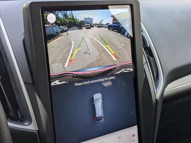 Certified 2024 Ford Edge SE w/ Black Appearance Package image 13