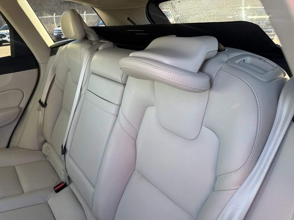 Used 2019 Volvo XC60 T5 Inscription image 19