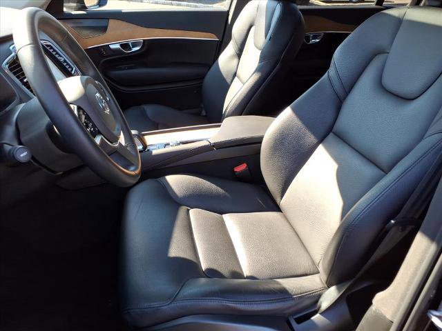 Used 2024 Volvo XC90 B6 Plus image 18