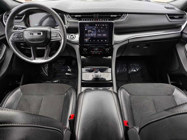 Used 2023 Jeep Grand Cherokee Altitude image 25