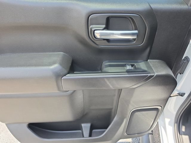 Used 2024 Chevrolet Silverado 1500 Custom w/ Turbomax Blackout Package RWD image 9