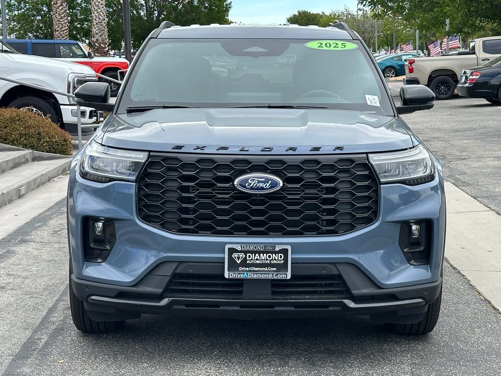 Certified 2025 Ford Explorer ST-Line w/ Premium Package RWD image 12