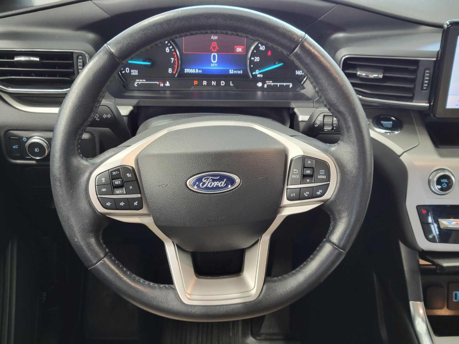 Certified 2022 Ford Explorer XLT w/ Equipment Group 202A AWD/4WD image 28