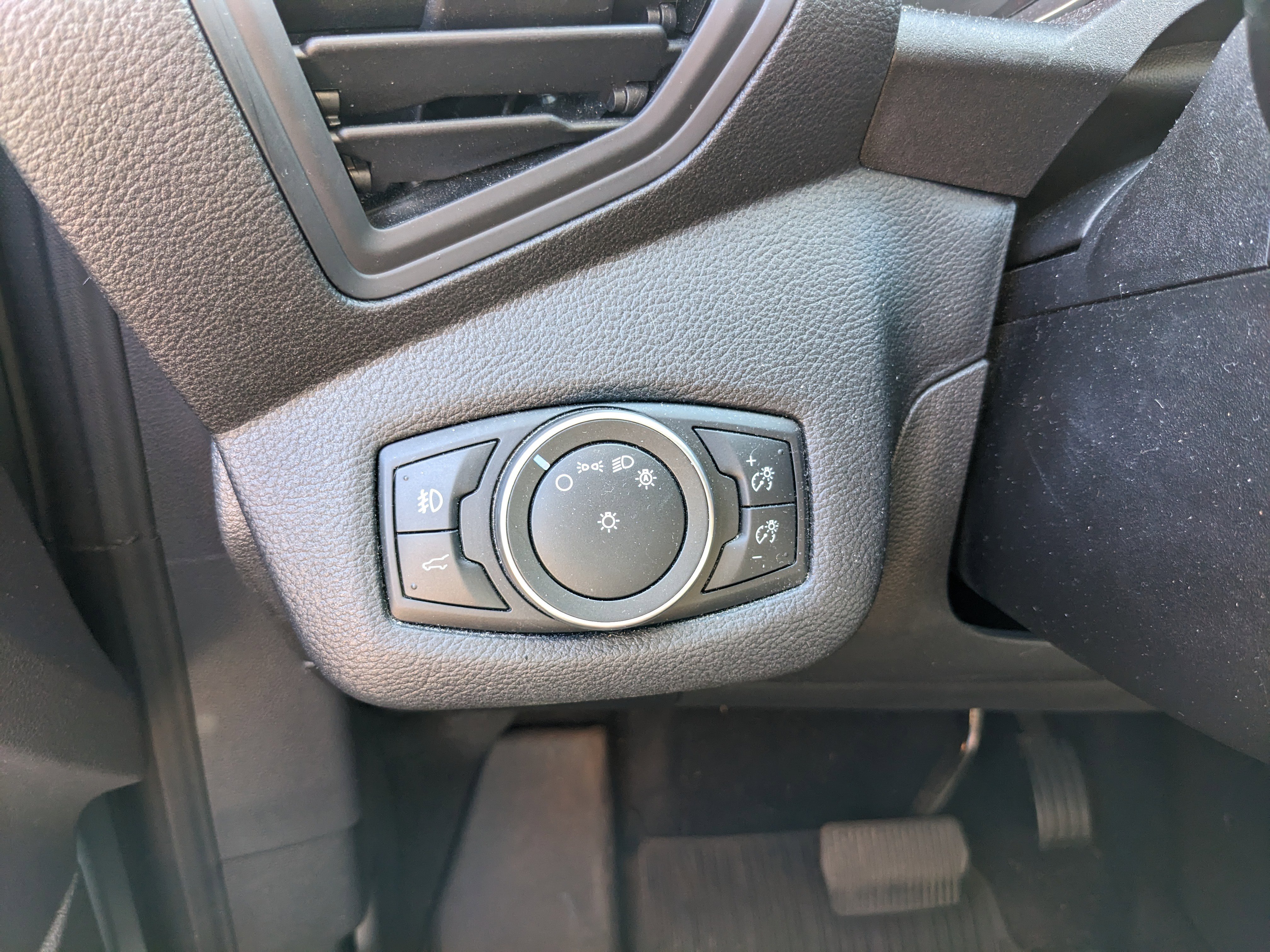 Certified 2019 Ford Escape SE image 27