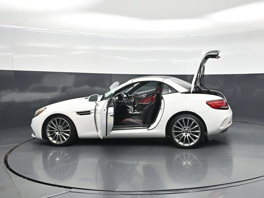 Used 2017 Mercedes-Benz SLC 300 image 30