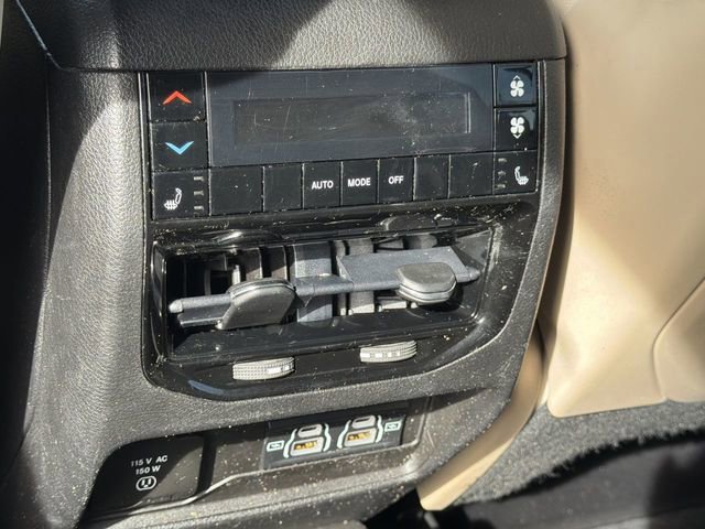 Used 2023 Jeep Grand Cherokee L Limited w/ Black Appearance Package image 24