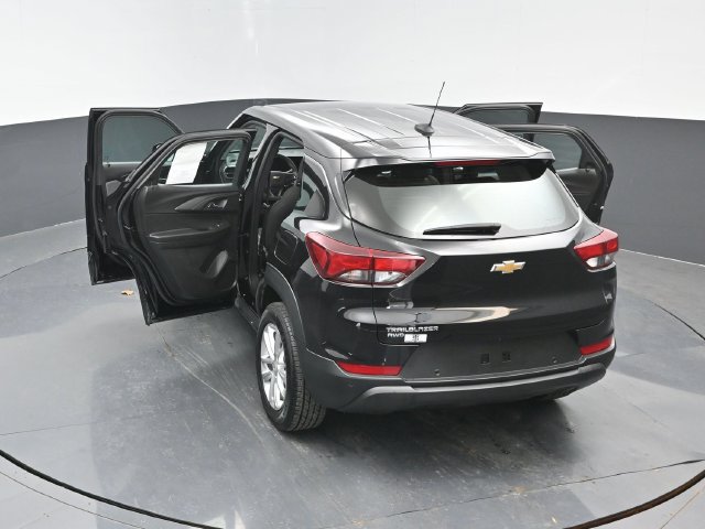 Used 2025 Chevrolet TrailBlazer LS w/ LS Confidence Package AWD/4WD image 25