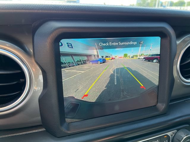 Used 2021 Jeep Gladiator Overland AWD/4WD image 16