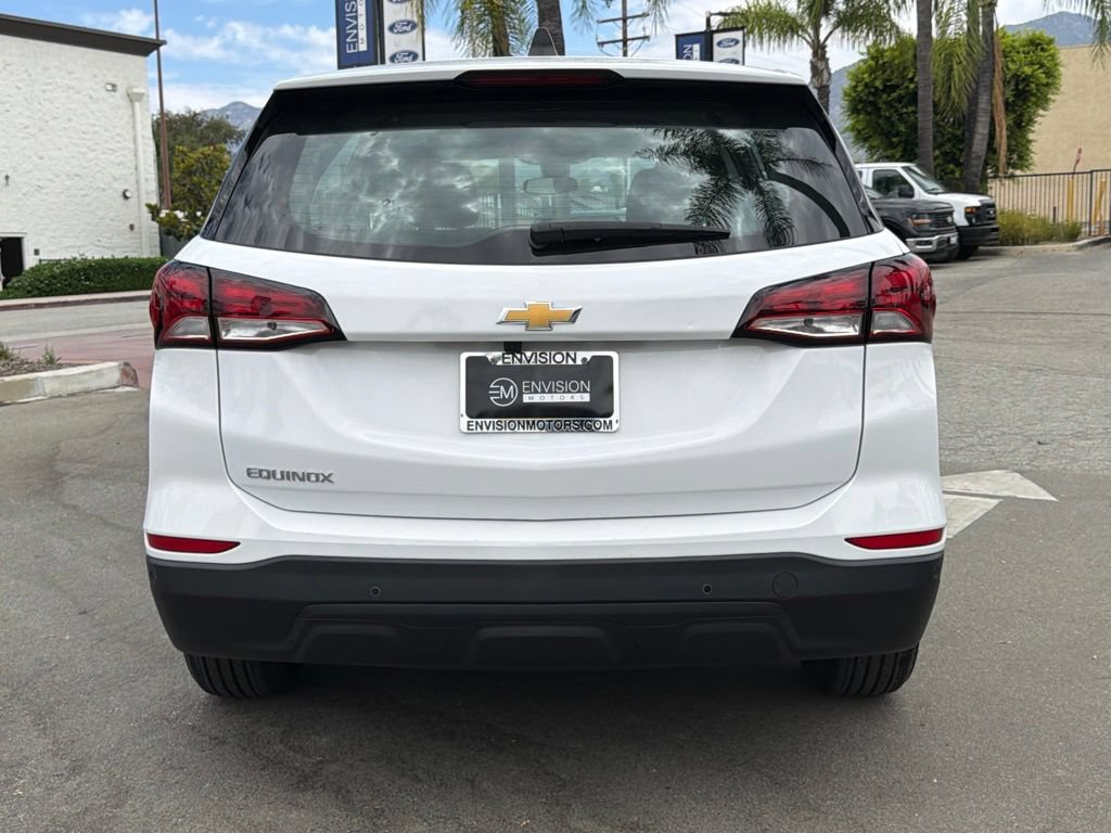 Used 2024 Chevrolet Equinox LS w/ Driver Confidence II Package FWD image 11