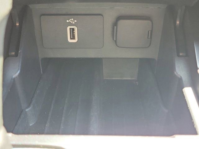 Certified 2017 Ford Explorer XLT w/ Equipment Group 202A FWD image 28