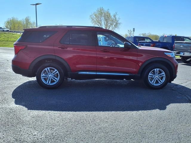 Certified 2024 Ford Explorer XLT w/ Equipment Group 202A AWD/4WD image 2