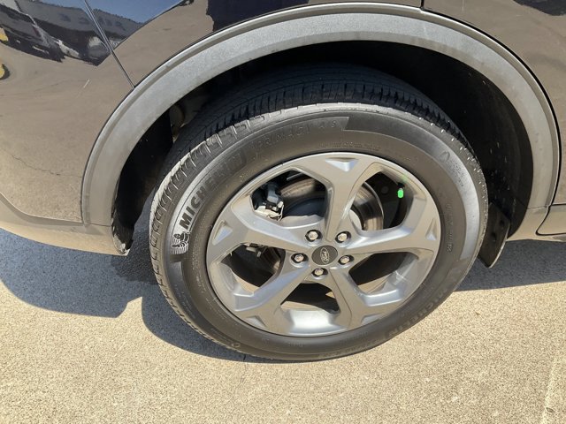 Certified 2025 Ford Escape ST-Line AWD/4WD image 16
