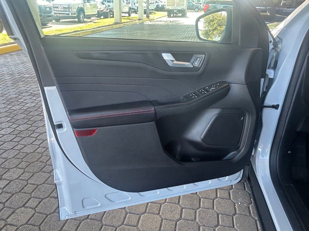 Certified 2025 Ford Escape ST-Line w/ Tech Pack #1 image 35
