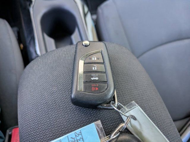 Used 2021 Toyota Corolla LE image 26