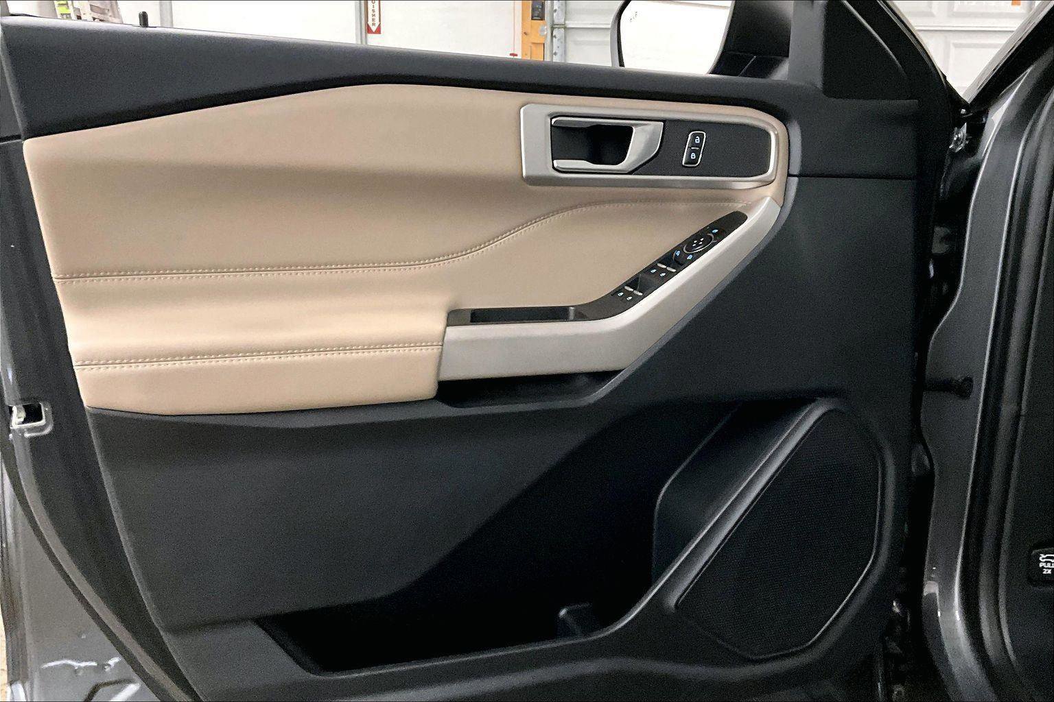 Certified 2022 Ford Explorer XLT w/ Equipment Group 202A image 22