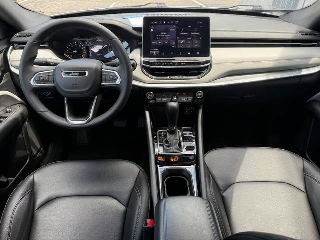 Used 2025 Jeep Compass Limited AWD/4WD image 11