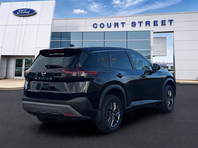 Used 2022 Nissan Rogue S FWD image 4