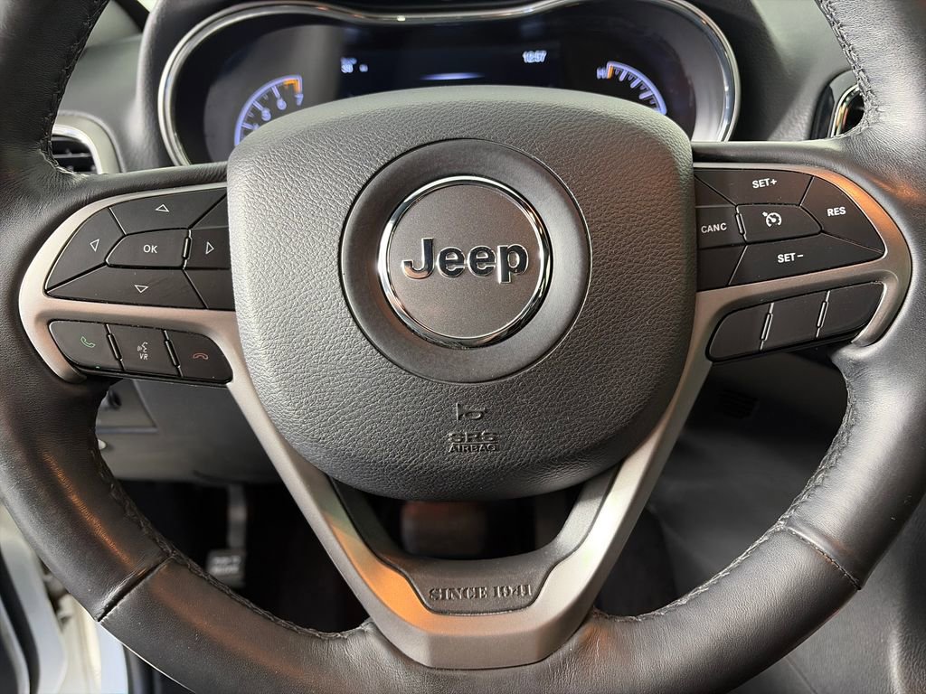 Used 2019 Jeep Grand Cherokee Altitude image 16