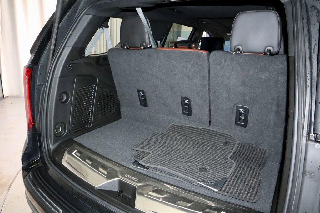 Used 2023 GMC Yukon Denali Ultimate AWD/4WD image 16