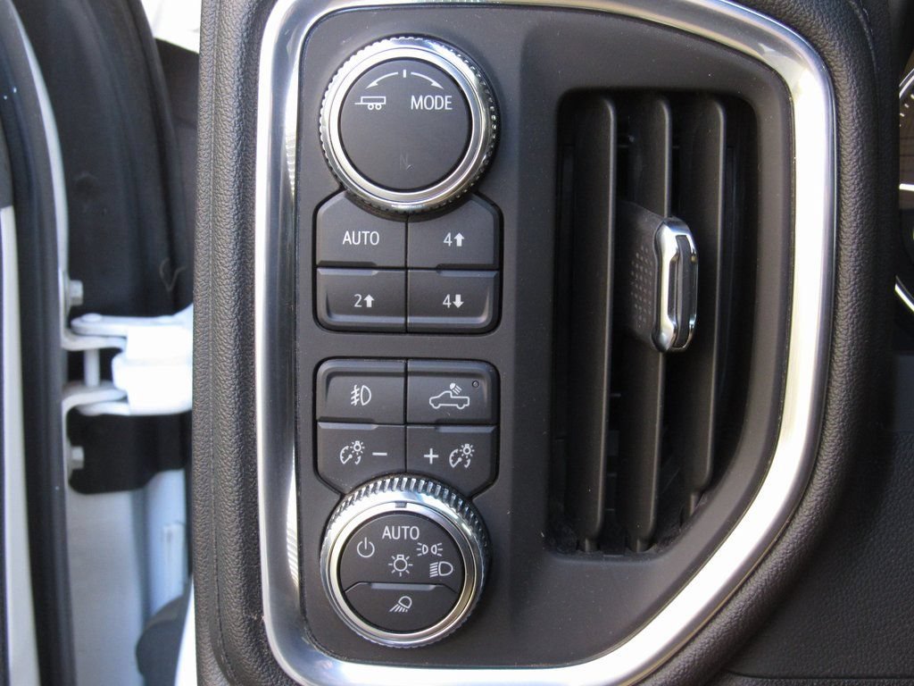Used 2023 GMC Sierra 3500 SLT w/ SLT Premium Package AWD/4WD image 39