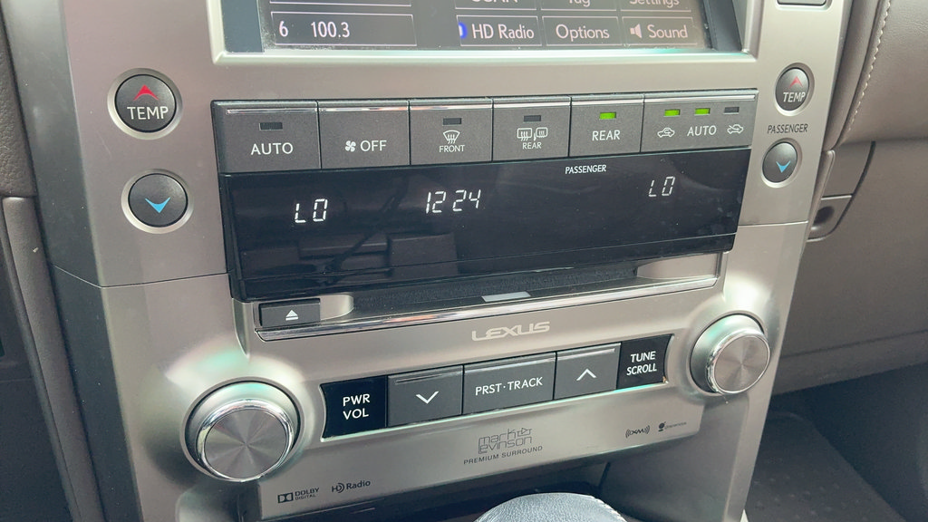 Used 2018 Lexus GX 460 Luxury w/ Preferred Accessory Package AWD/4WD image 16