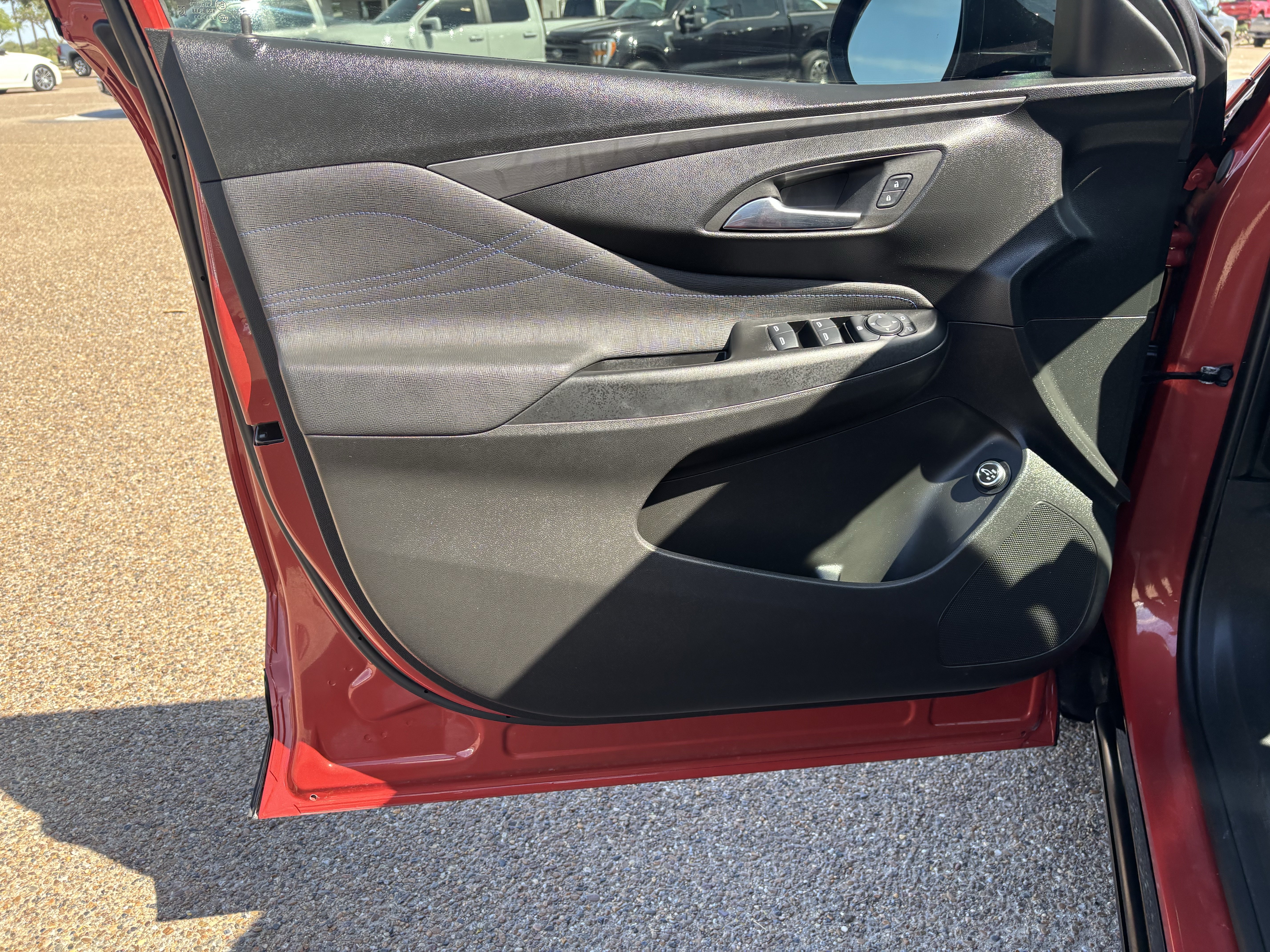 Used 2024 Buick Envista Sport Touring w/ Convenience I Package FWD image 9
