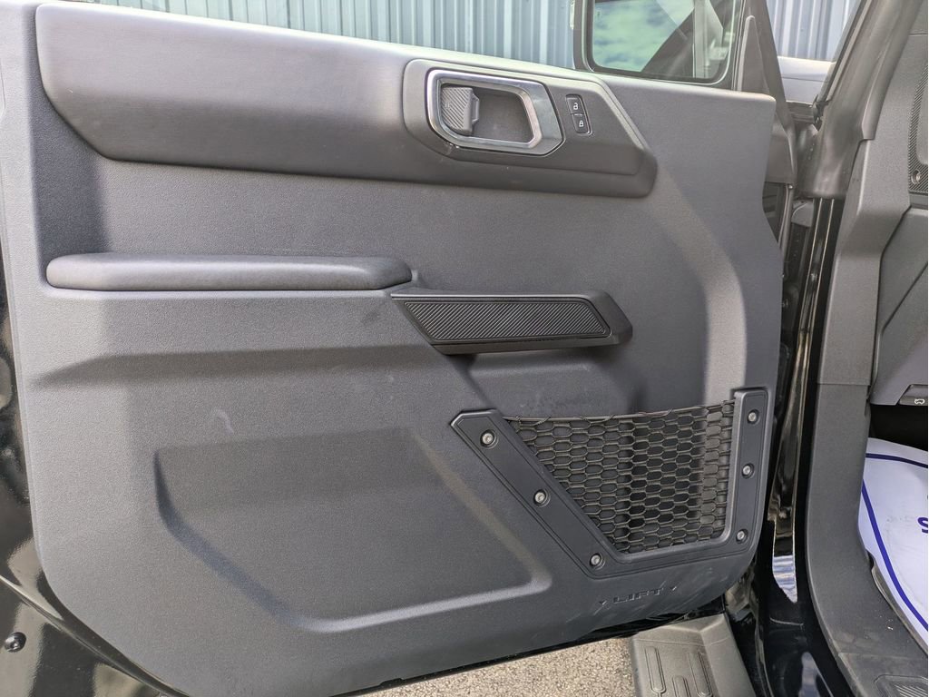 Certified 2025 Ford Bronco Outer Banks AWD/4WD image 11