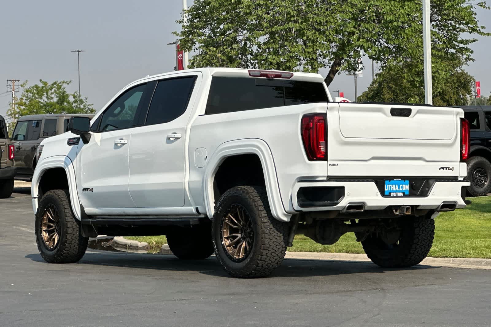 Used 2020 GMC Sierra 1500 AT4 w/ AT4 Premium Package AWD/4WD image 6