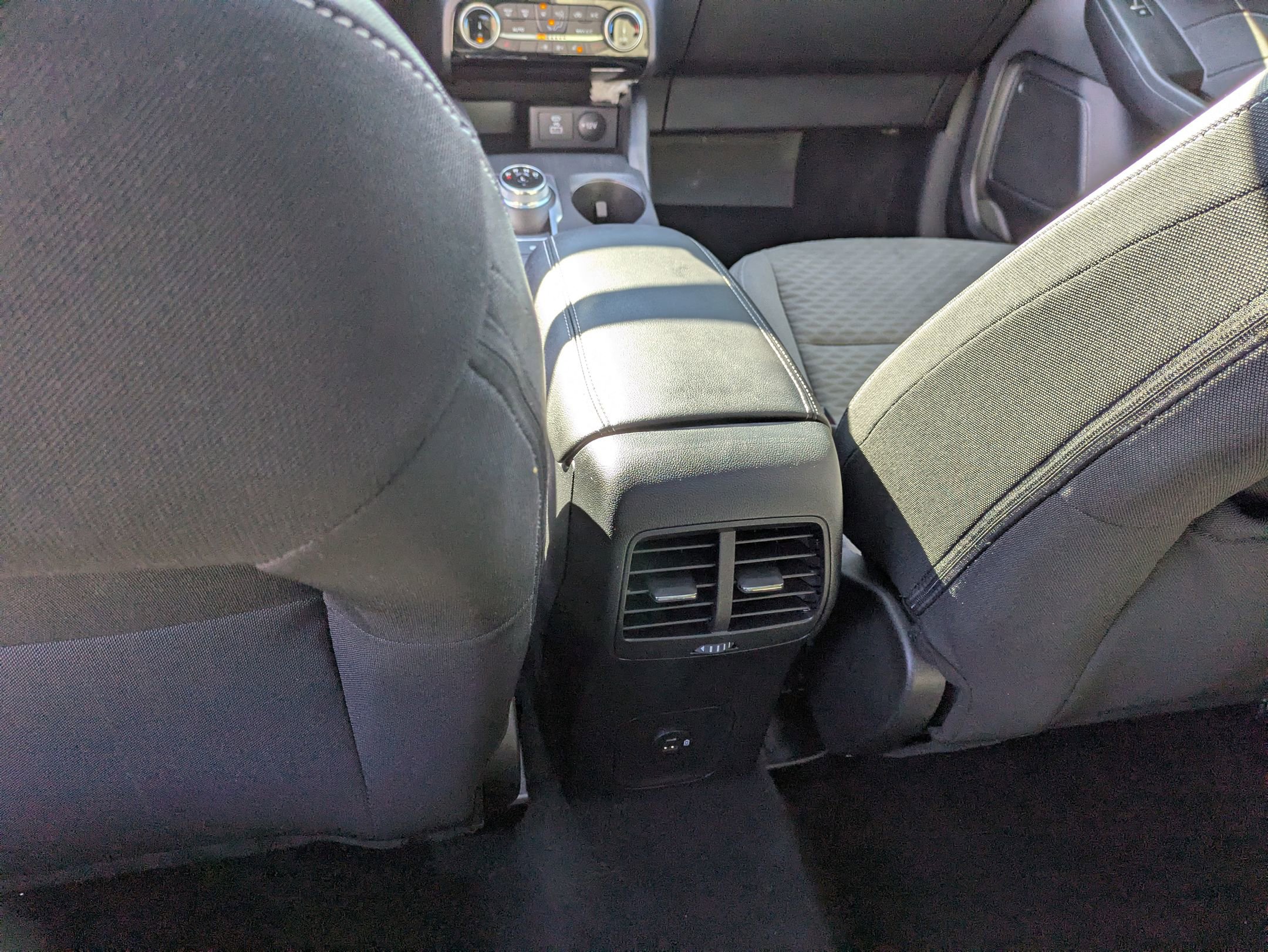 Certified 2022 Ford Escape SE w/ SE Sport Appearance Package image 32