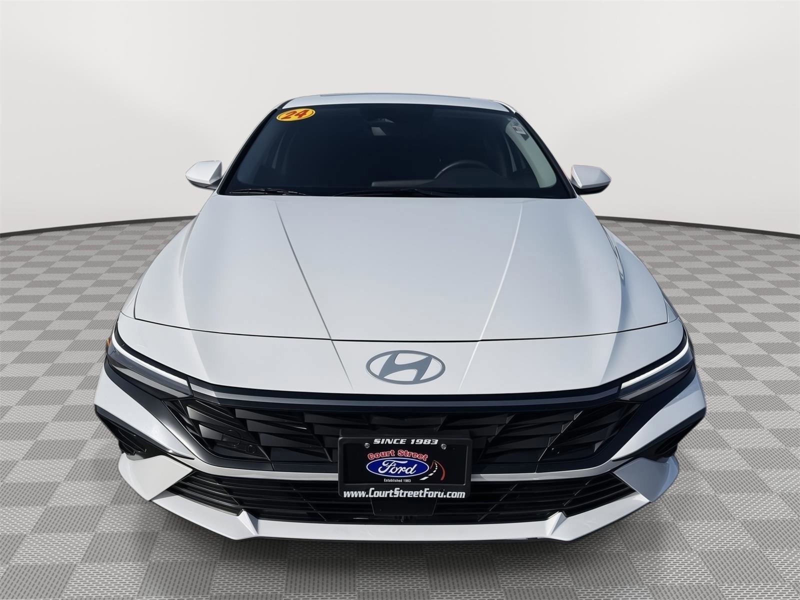 Used 2024 Hyundai Elantra SEL w/ Convenience Package image 8