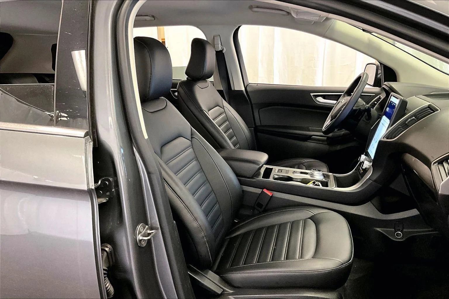 Certified 2024 Ford Edge SEL w/ Convenience Package image 7